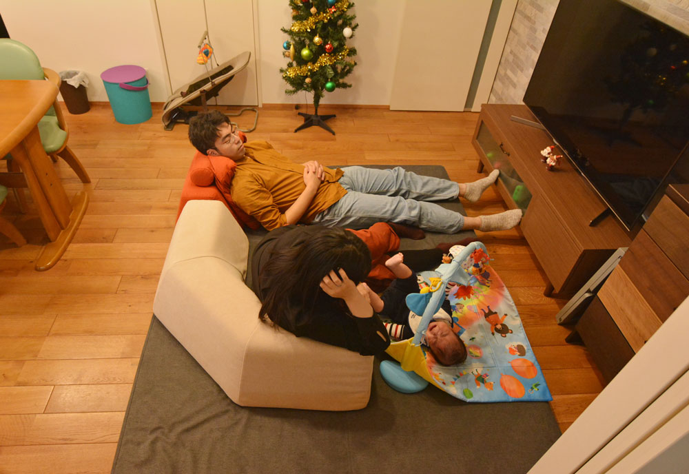 フレキシブルだからずっと使える、子育てとローソファ「フロフロ」のいい関係。