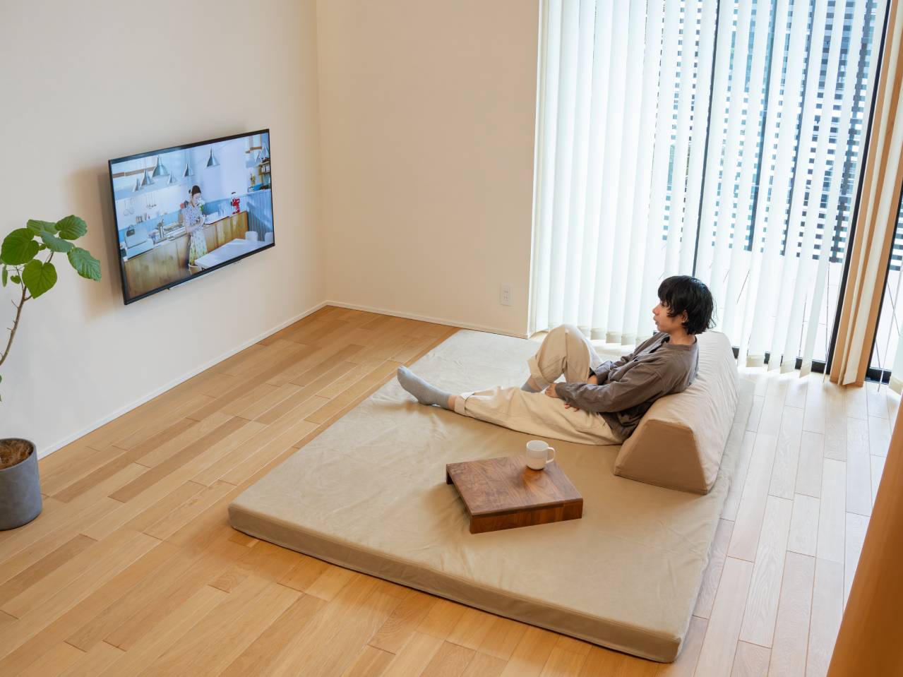 狭いリビングも居心地よく!おすすめのローソファ5選|フロフロ