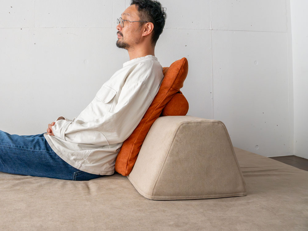 ごろごろくつろげるローソファ「フロフロ」