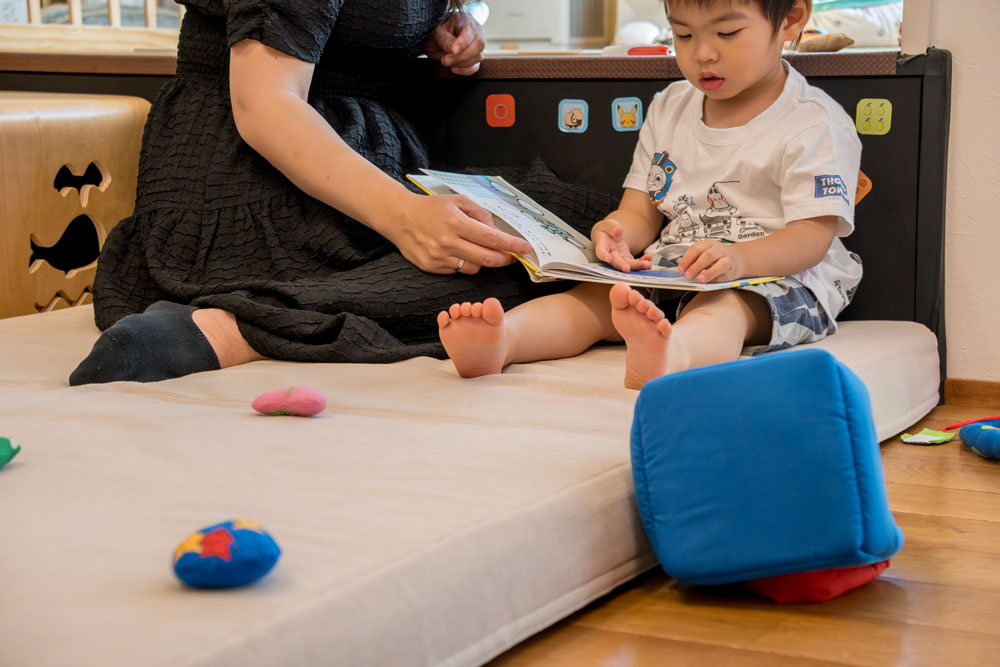 フレキシブルだからずっと使える、子育てとローソファ「フロフロ」のいい関係。