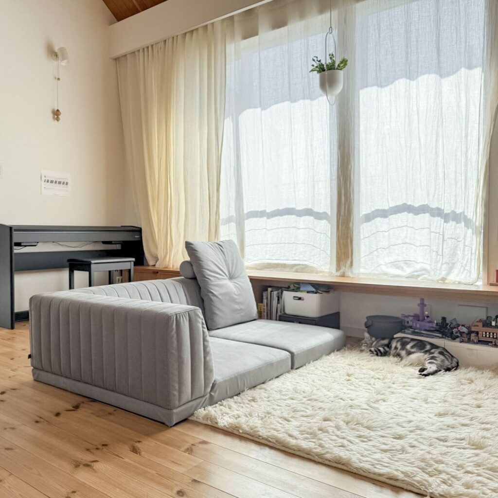 グレー×ローソファ 納品事例|ピカソソファ