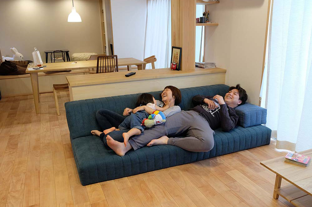 ローソファ日々探訪 木にあふれる家で 安心のローソファと ローソファ専門店harem