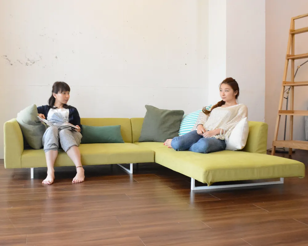 広々座面のローソファー ブルックソファ