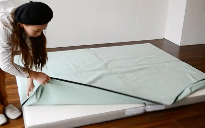 フロフロのカバーを外しているところ