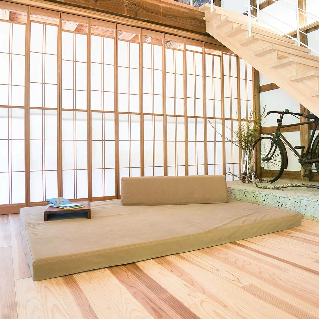 自由なくつろぎ方ができるローソファ フロフロ