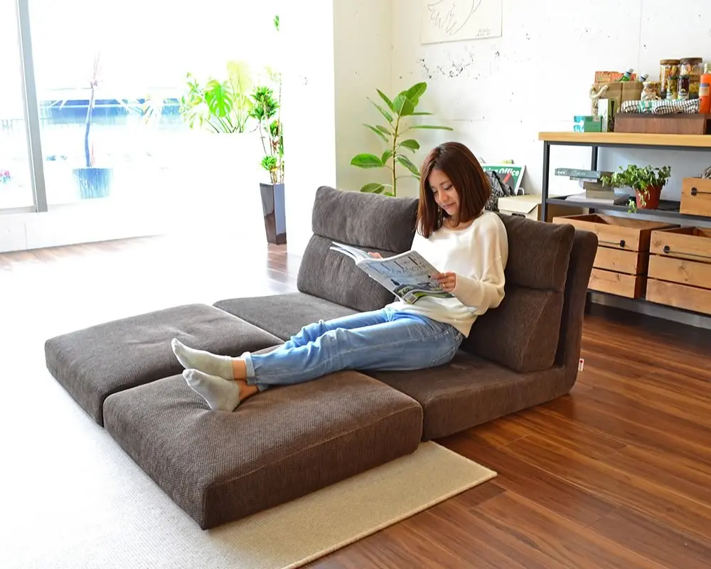 コンパクトなハイバックタイプローソファのパルフィソファ