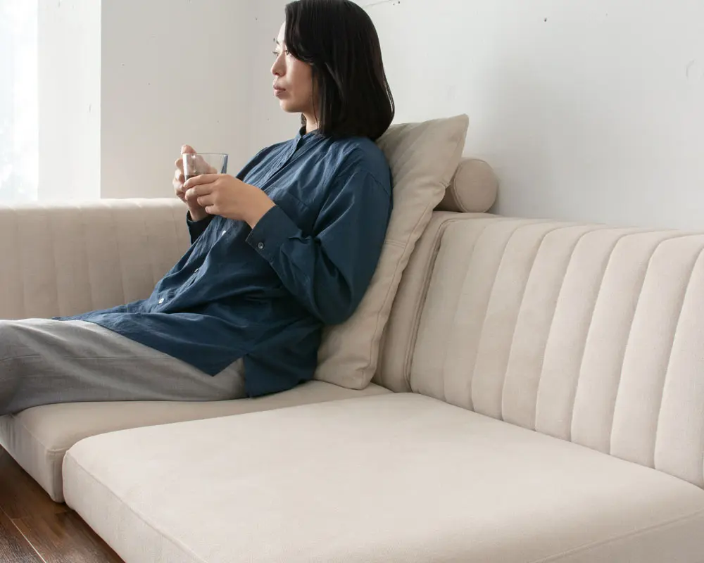 こたつや和室、畳にも合わせやすいローソファー「PICASSO SOFA