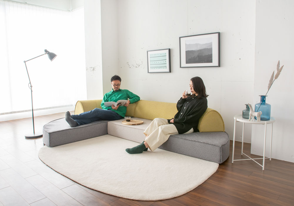 360°で使える、つながる。まるいローソファー「PUZZLE SOFA」の商品 360°で使える、つながる。まるいローソファー「PUZZLE SOFA」の商品