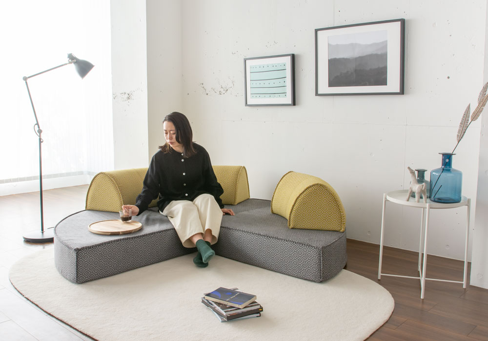 360°で使える、つながる。まるいローソファー「PUZZLE SOFA」の商品 360°で使える、つながる。まるいローソファー「PUZZLE SOFA」の商品