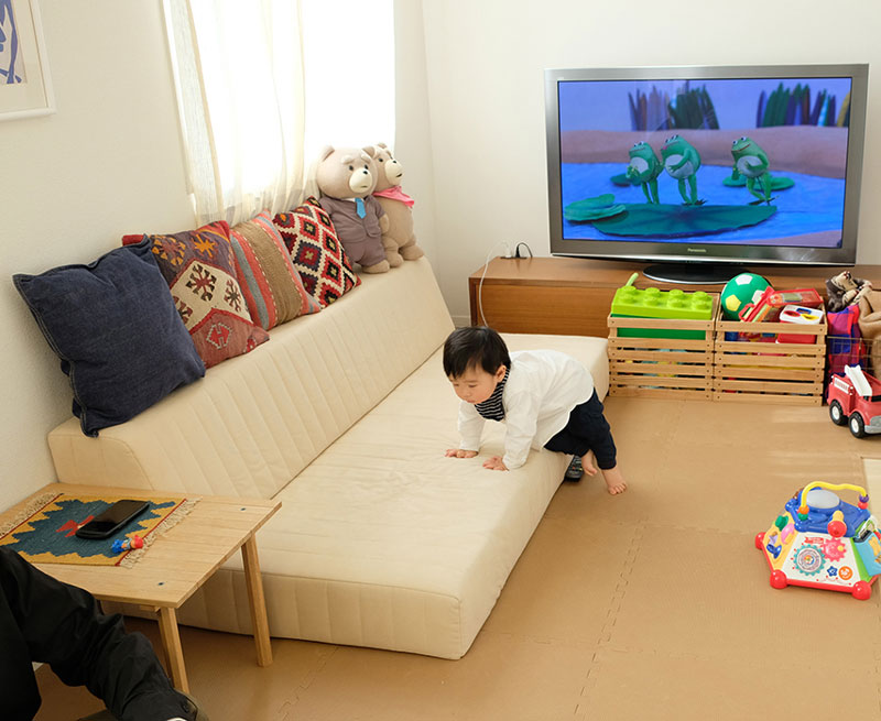 赤ちゃんや小さな子供との暮らしにつみきソファが良い理由