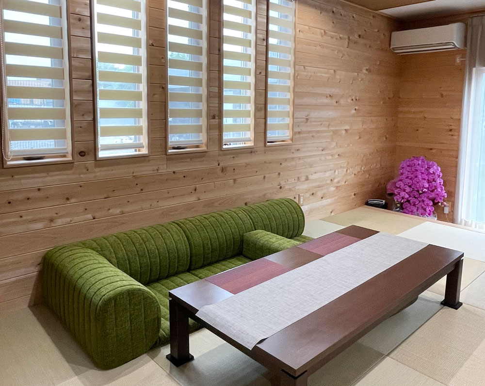こたつや和室、畳にも合わせやすいローソファー「SKIP 1 MINI SOFA」の