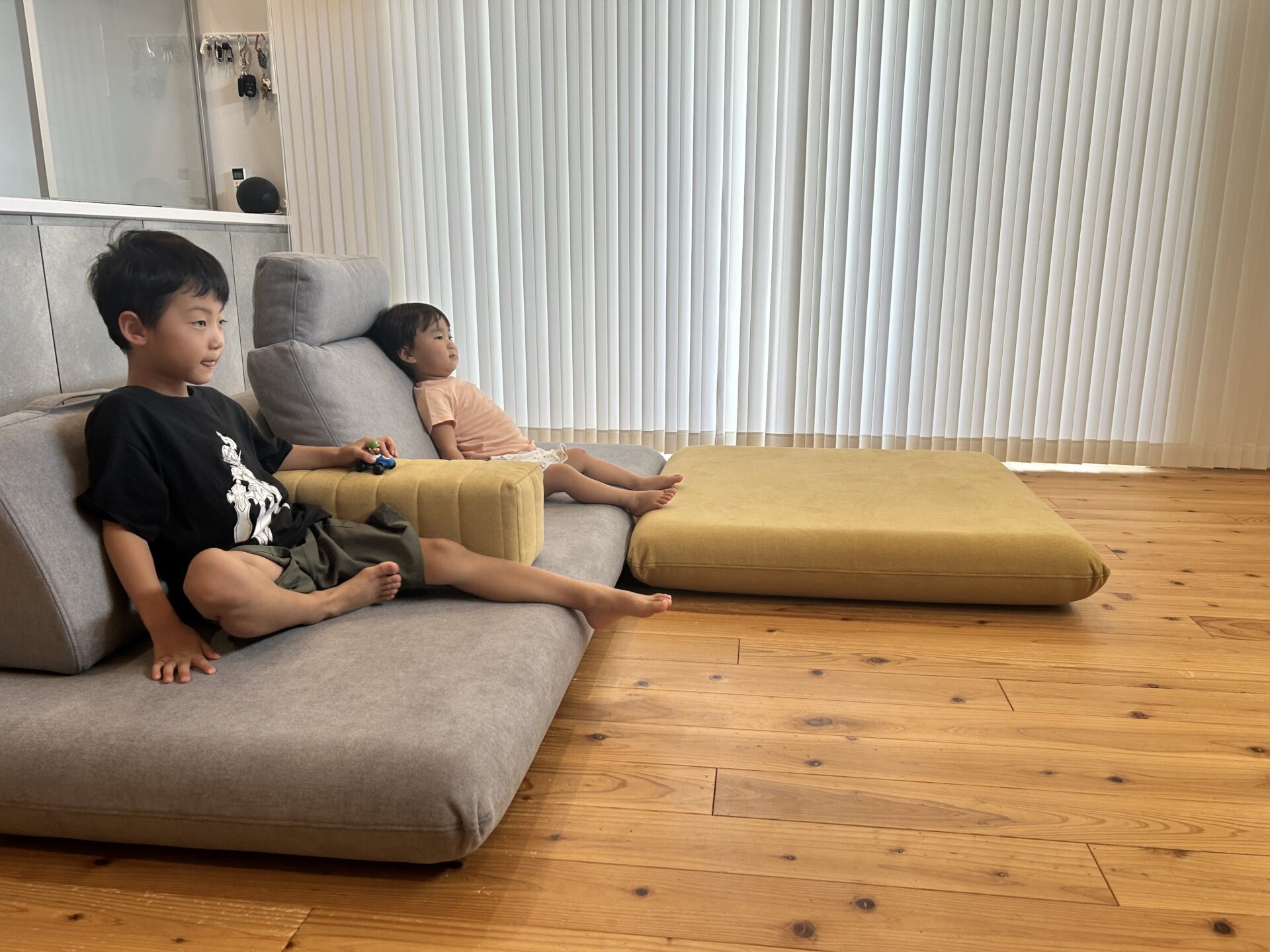 キャリーソファ ライトグレー 3人掛けローソファ ローソファー