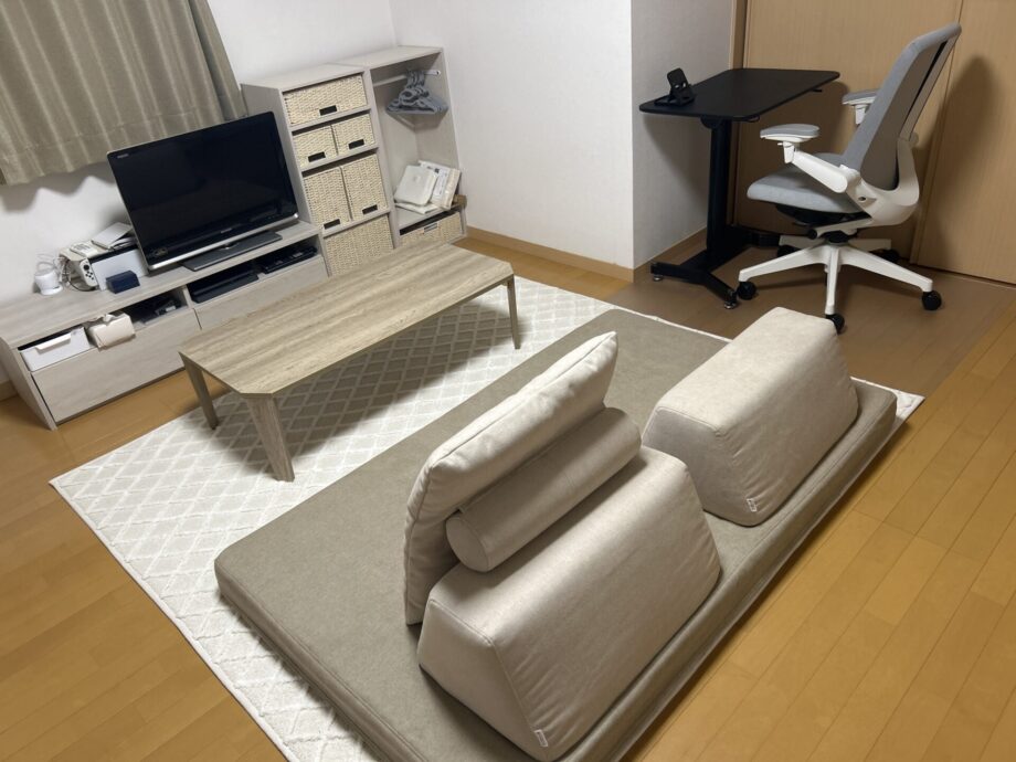 座面の低いフロアソファで、お部屋すっきり＆小さな子供も安心。