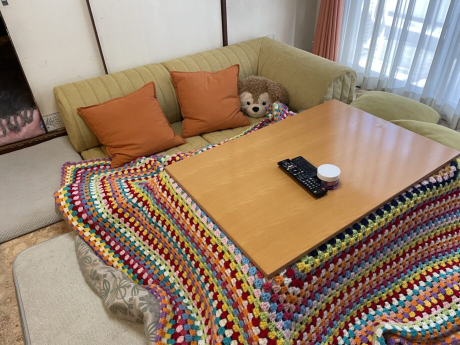 40年を経ても「やっぱりこれ！」な、スキップソファの床暮らし。