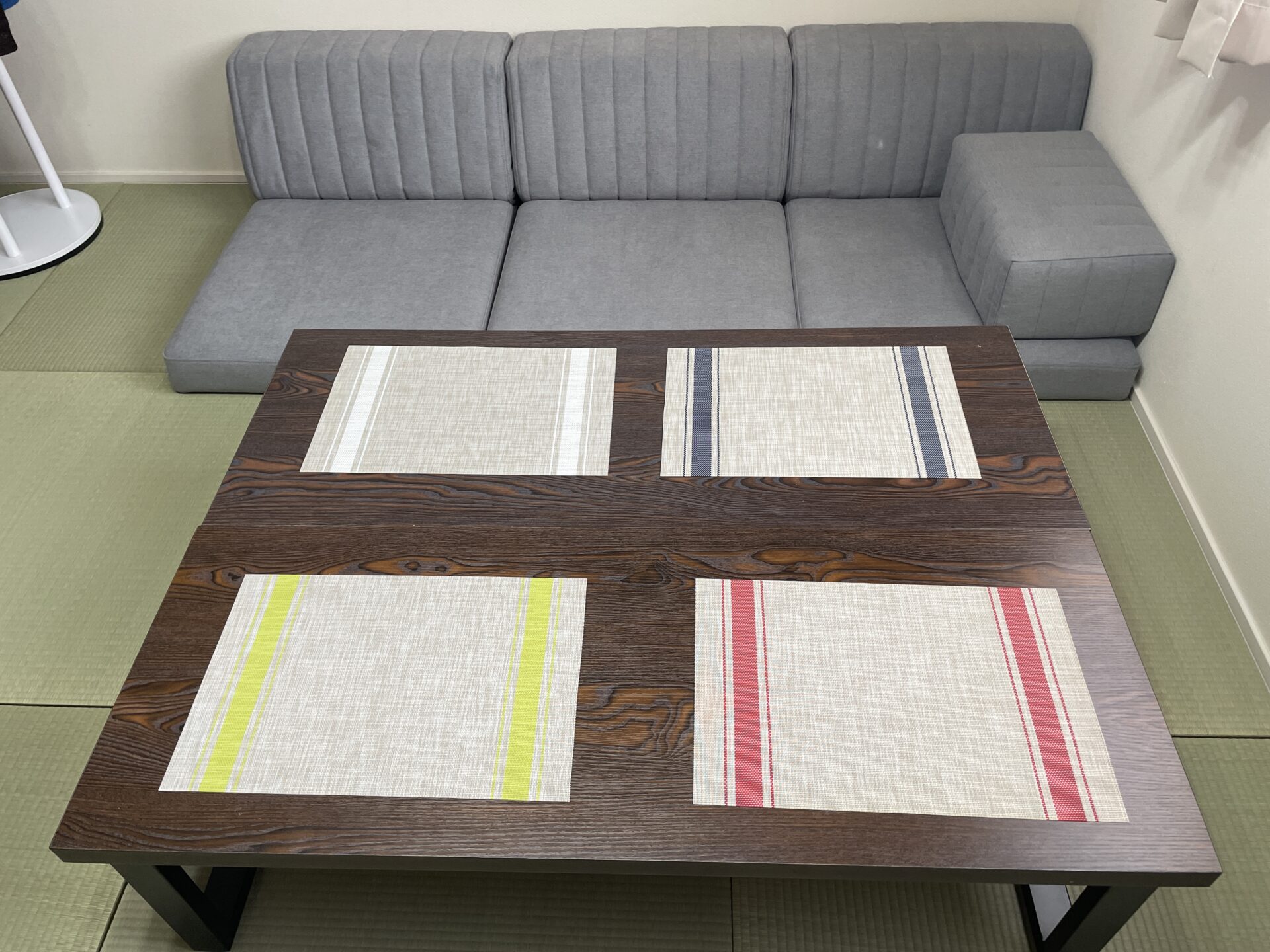 ピカソソファ ライトグレー 3人掛けローソファ ローソファー