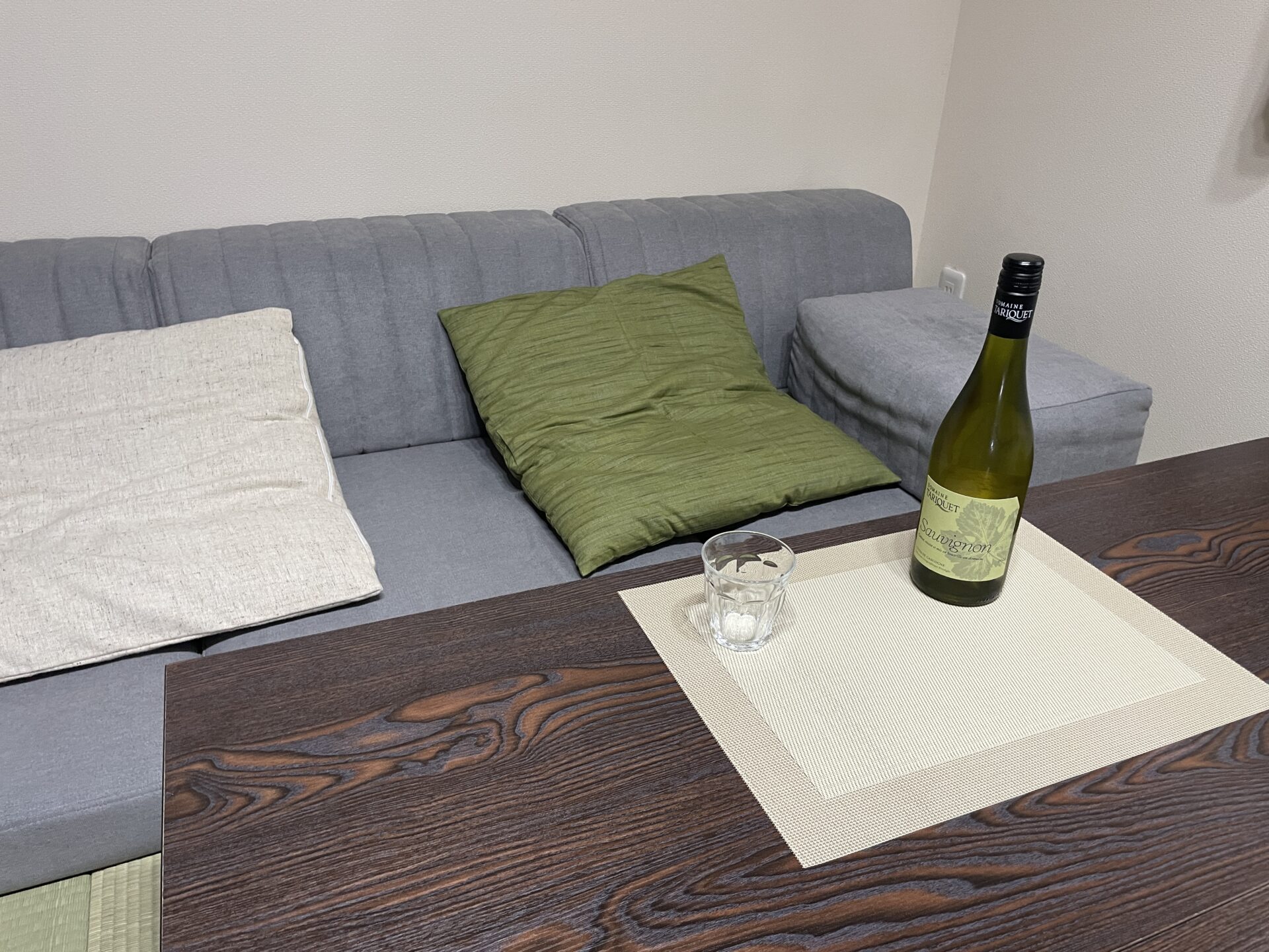 ピカソソファ ライトグレー 3人掛けローソファ ローソファー