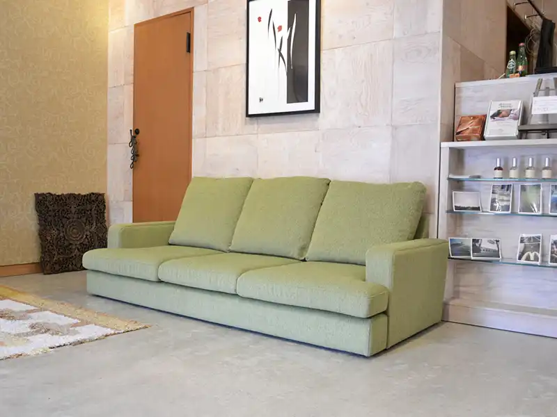 インテリアショップからソファ専門店に。