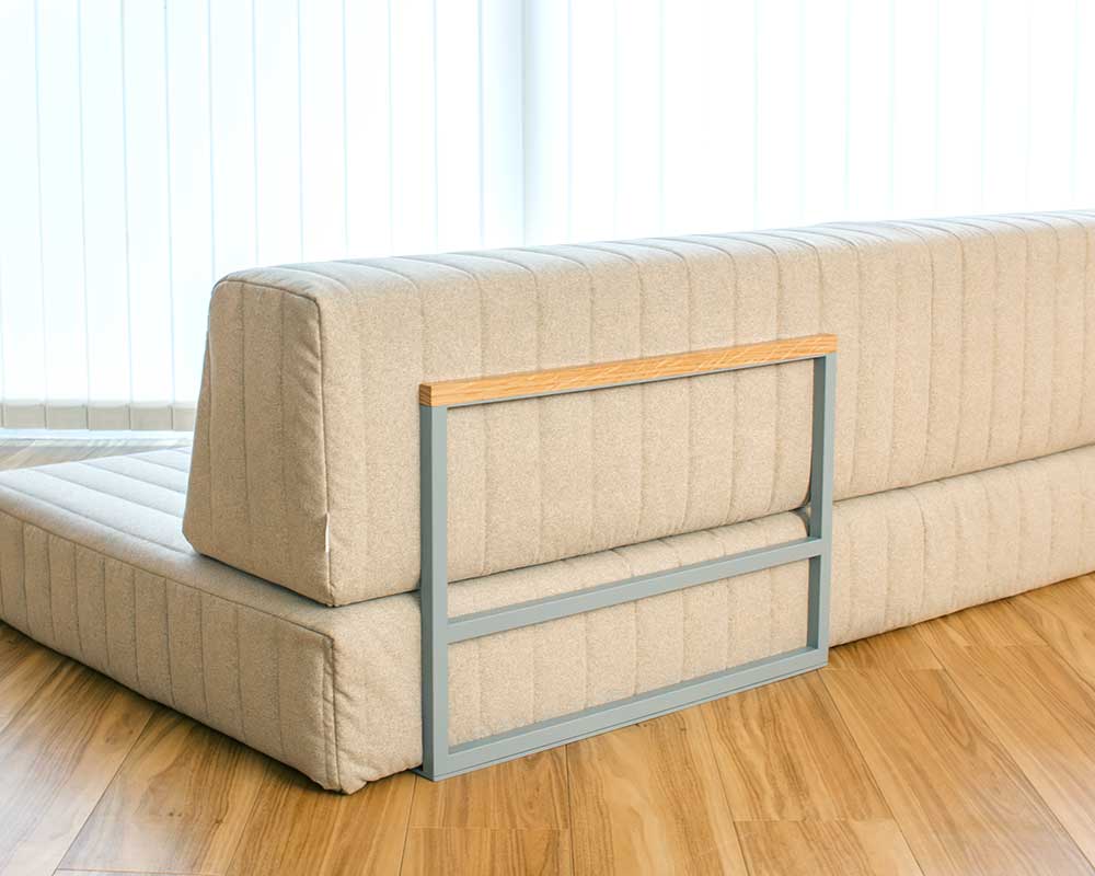 座面が広いローソファ、つみきソファ画像